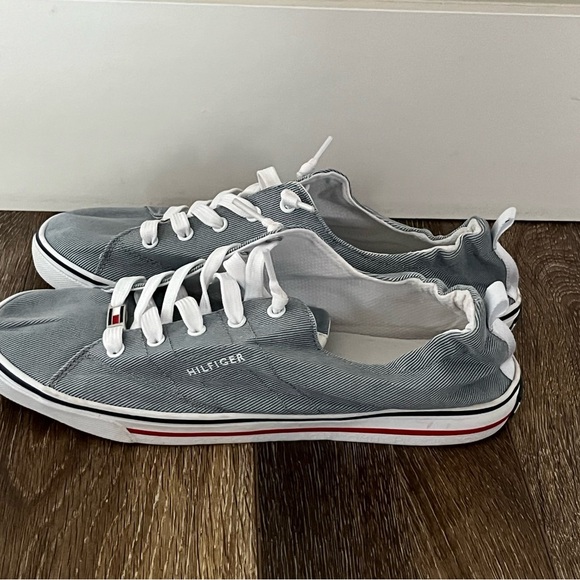 NEW TOMMY HILFIGER Odesi Lace-Up Sneakers, Blue Gray (Size 9.5 M) Nwot ! - Picture 3 of 11